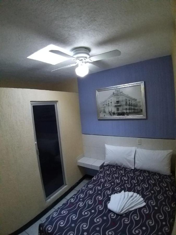 Hotel Aguila Гуадалахара Екстериор снимка